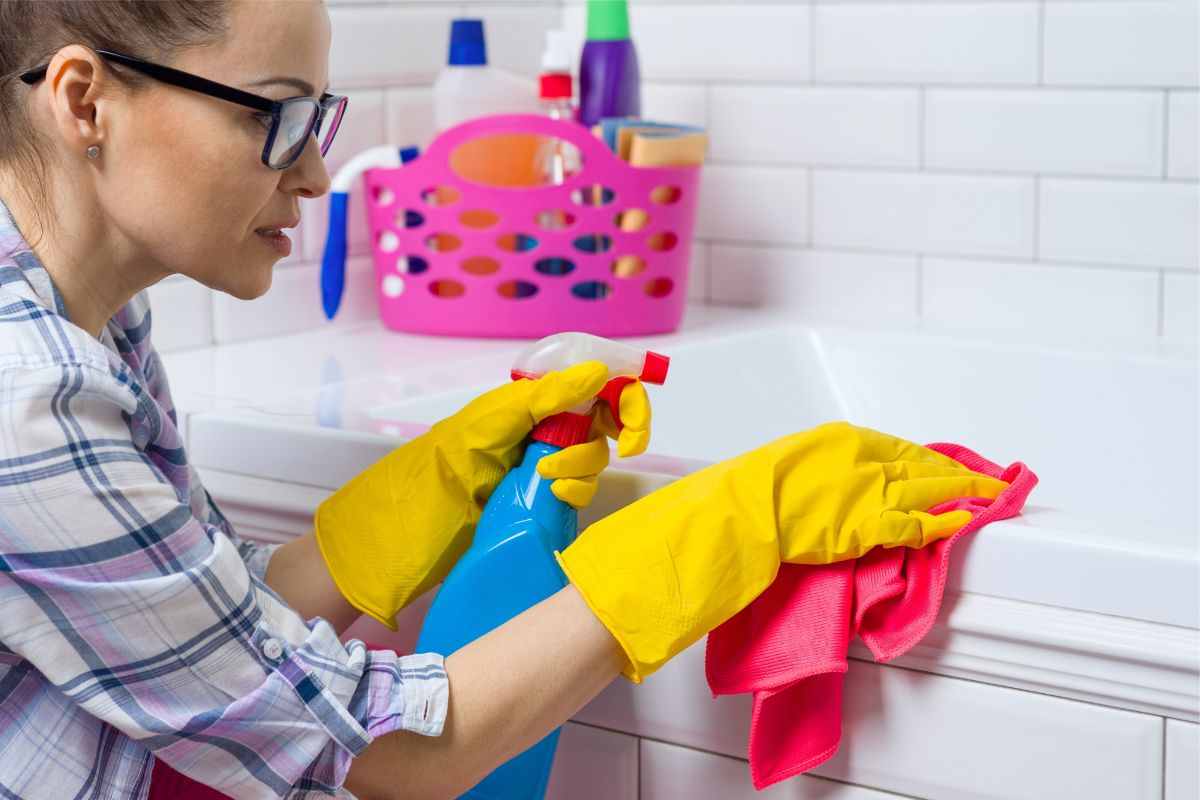 Attenzione prodotti pulizia casa 